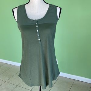 Bundle 3/$12 Cool Cute Top**